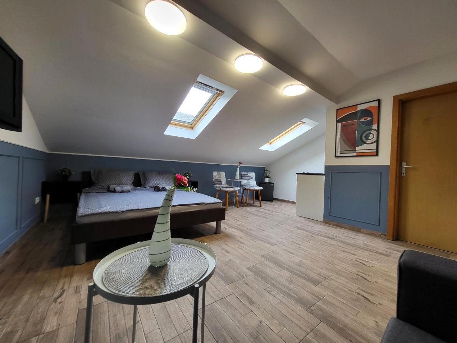 Guesthouse Ozegovic เบลเกรด ภายนอก รูปภาพ