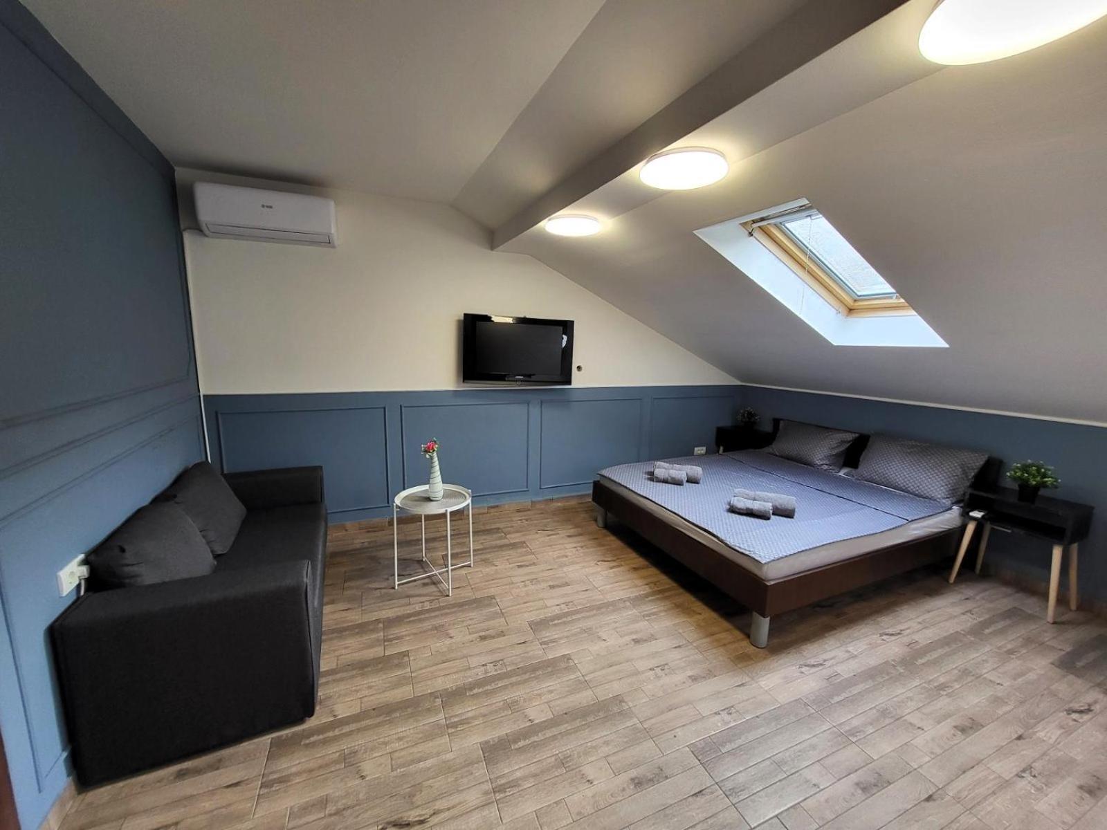 Guesthouse Ozegovic เบลเกรด ภายนอก รูปภาพ
