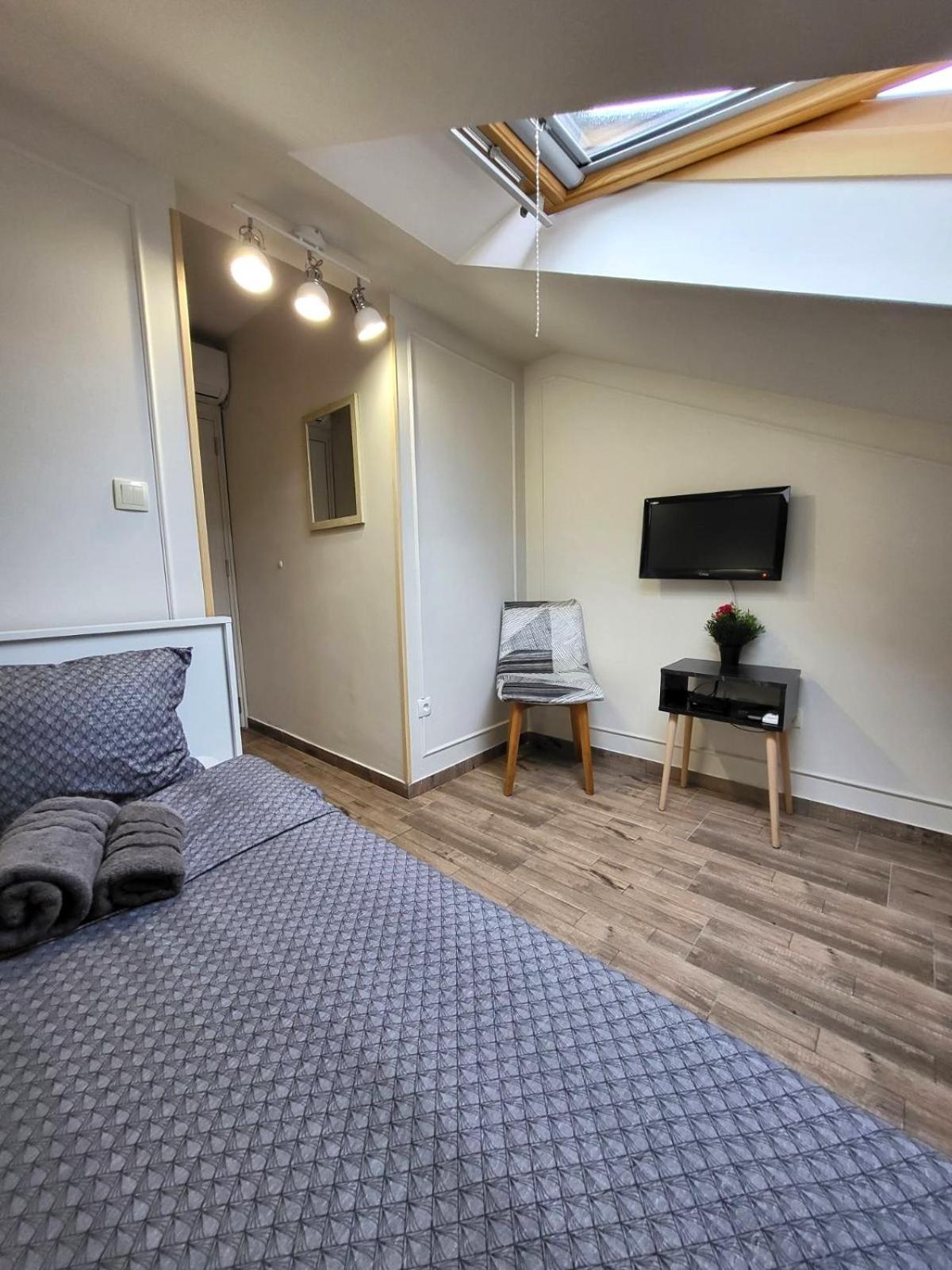 Guesthouse Ozegovic เบลเกรด ภายนอก รูปภาพ