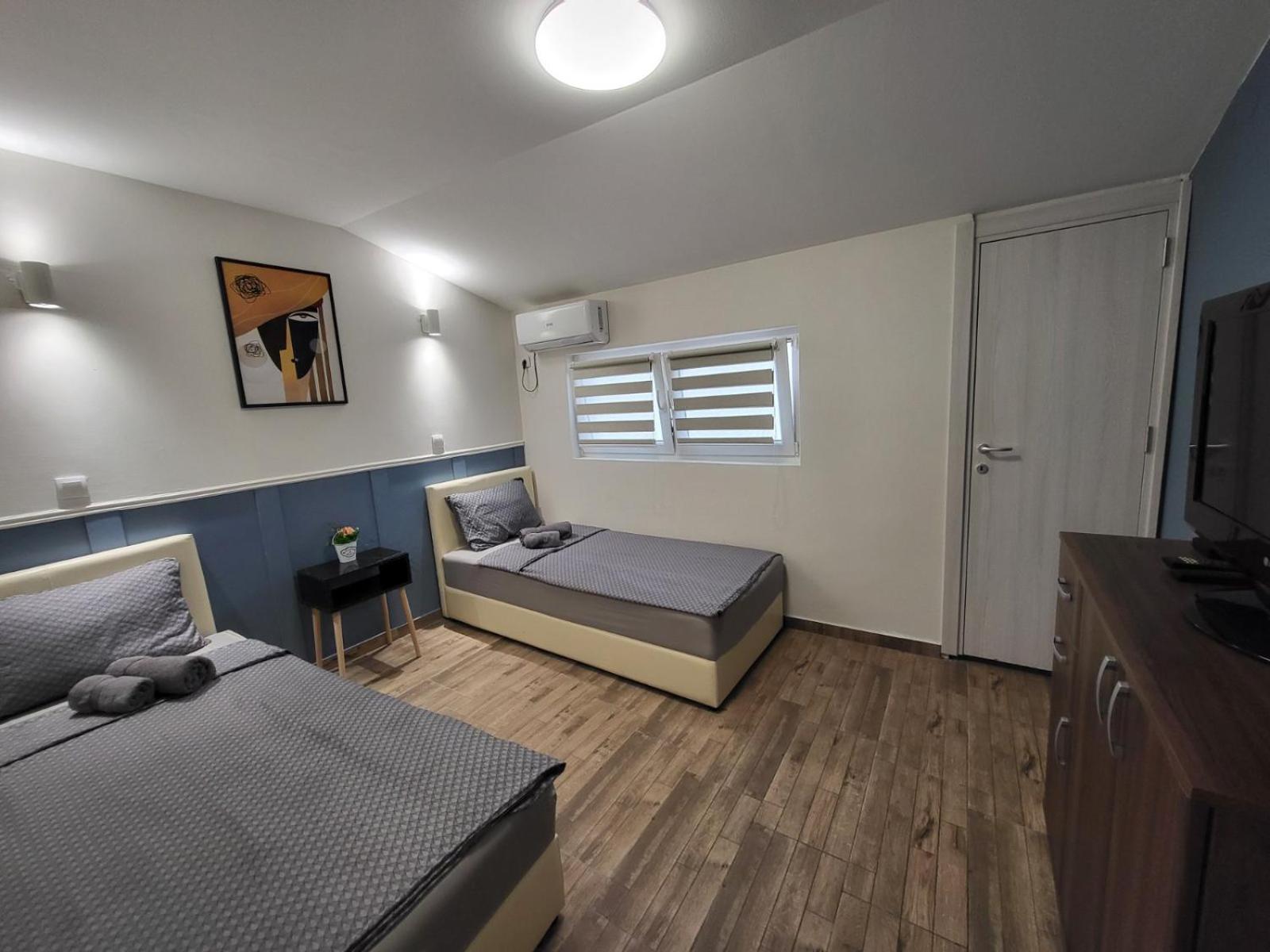 Guesthouse Ozegovic เบลเกรด ภายนอก รูปภาพ