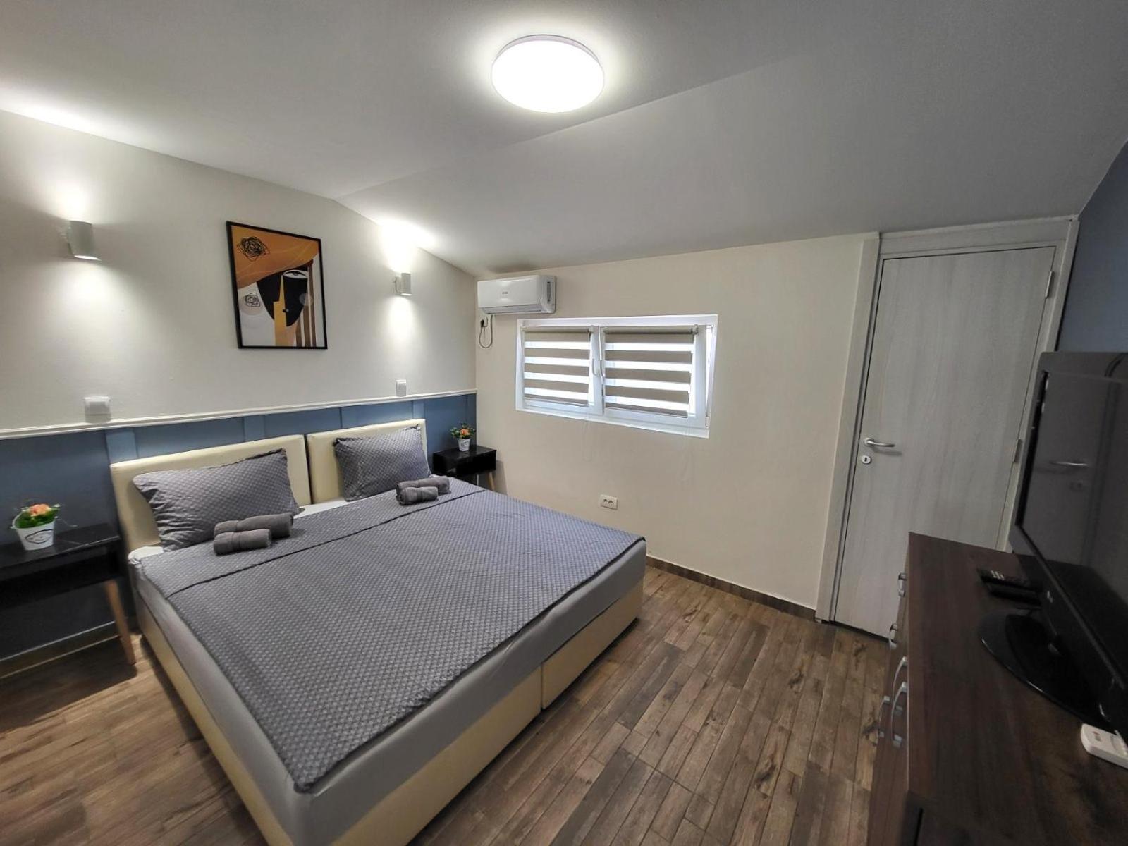 Guesthouse Ozegovic เบลเกรด ภายนอก รูปภาพ